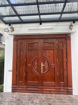 Thi công Cửa gỗ và Cầu thang gỗ Lim Lam Phi nhà chị Lan 17
