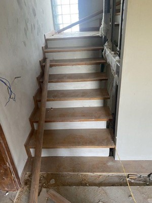 Thi công Cửa gỗ và Cầu thang gỗ Lim Lam Phi nhà chú Lượng Hà Tĩnh 32