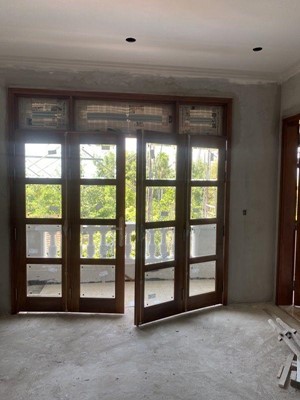 Thi công Cửa gỗ và Cầu thang gỗ Lim Lam Phi nhà chú Lượng Hà Tĩnh 08