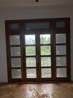 Thi công Cửa gỗ và Cầu thang gỗ Lim Lam Phi nhà chú Lượng Hà Tĩnh 24