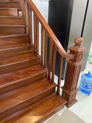 Thi công Cửa gỗ và Cầu thang gỗ Lim Lam Phi nhà cô Thùy 07